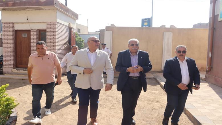 جولة محافظ القليوبية في امتحانات الشهادة الاعدادية