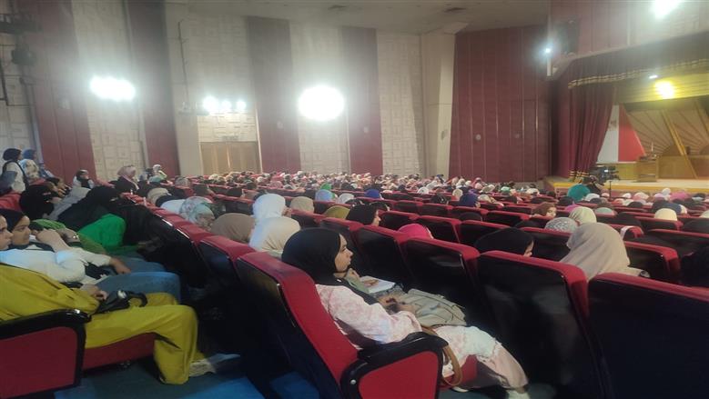 محاضرات طلاب الثانيوة العامة بالأقصر