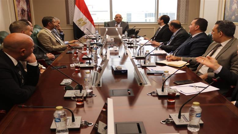 وزير الكهرباء يتابع خطة الشحن الموحد للعدادات في كل الشركات