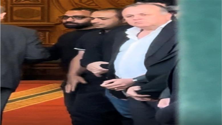 مصطفى شعبان ومنى الشاذلي يصلان عزاء زوج كارول سماحة بالشيخ زايد