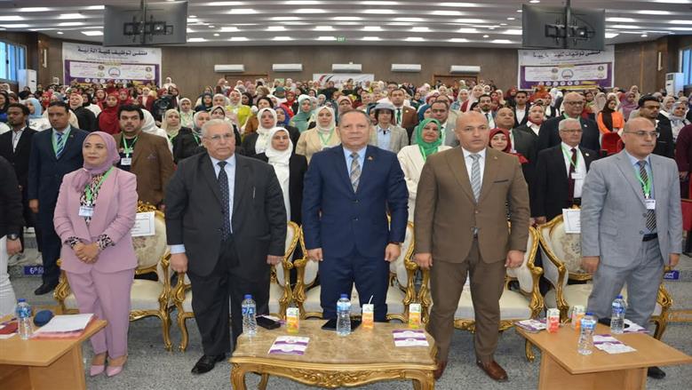 ملتقى توظيف خريجي