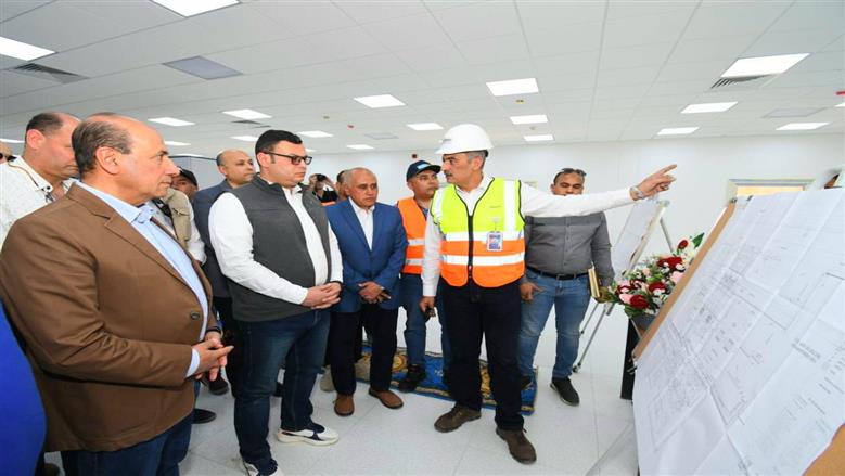 وزير الإسكان يبدأ جولة بمشروع تطوير موقع التجلى الأعظم فوق أرض السلام