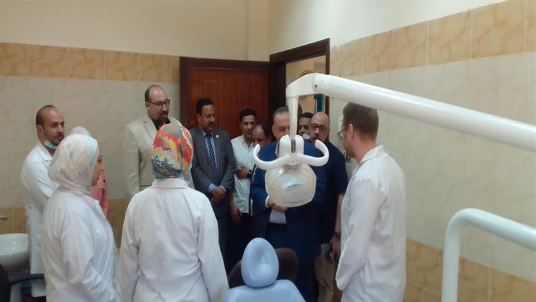 اللواء دكتور هشام ابو النصر محافظ اسيوط يفتتح وحدة طب الاسرة