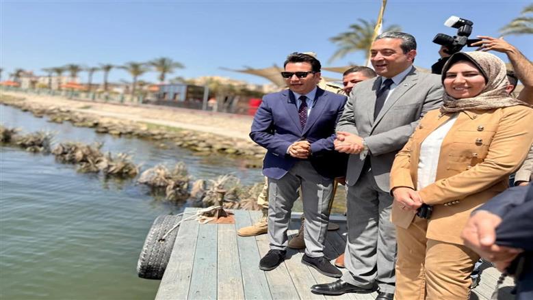 محافظ دمياط يشهد مهرجان تجديف