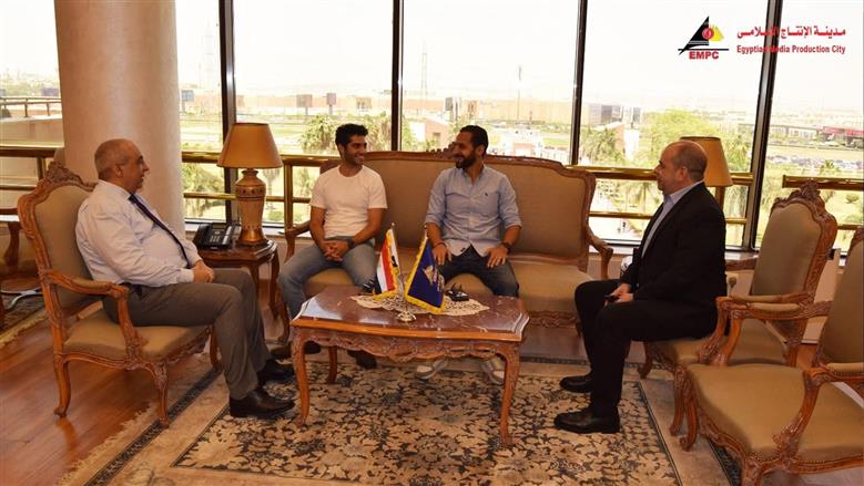 استقبل الأستاذ عبد الفتاح الجبالي، رئيس مجلس إدارة مدينة الإنتاج الإعلامي، النجم العالمي مينا مسعود، وذلك خلال زيارة خاصة قام بها إلى المدينة، بحضور الأستاذ أحمد سامي، رئيس لجنة مصر للأفلام التابعة للمدينة.