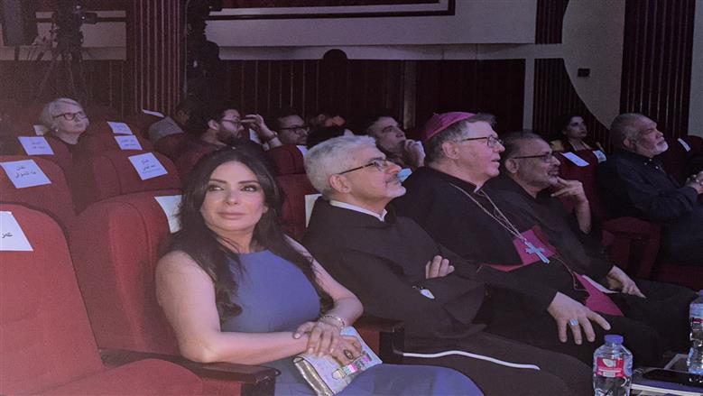 وصول مني زكي ودينا فؤاد إلى حفل ختام مهرجان المركز الكاثوليكي