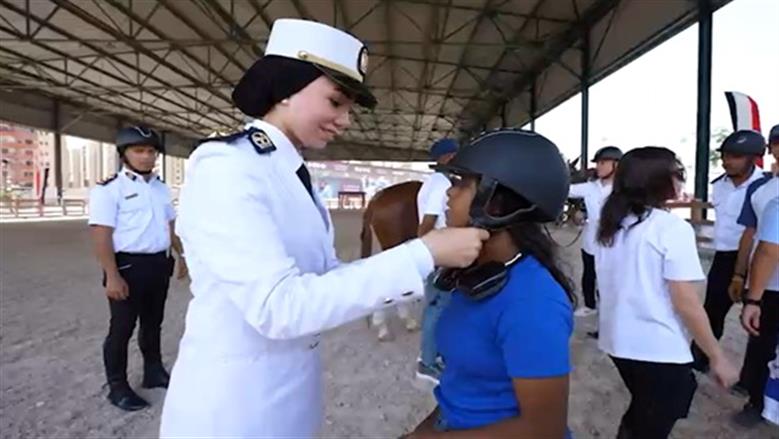 وزارة الداخلية تنظم احتفالية للأطفال ذوي الهمم وتقدم لهم الهدايا  