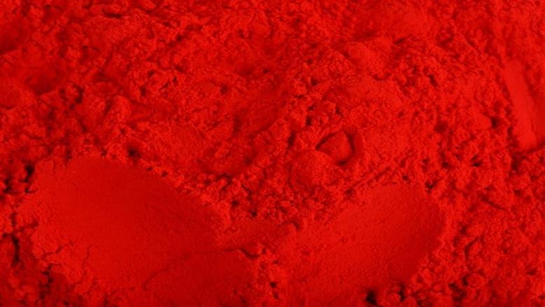 تفسير رؤية اللون الأحمر في المنام.. أخبار سعيدة أم أزمات؟
