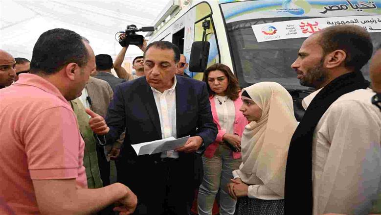 جولة رئيس الوزراء في البحيرة