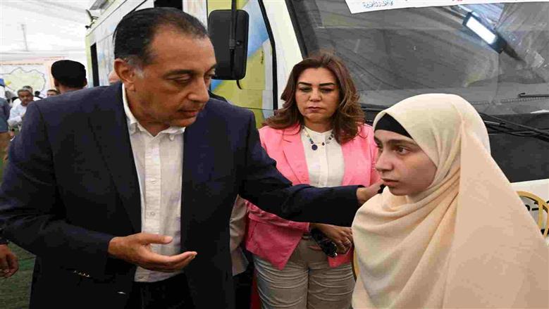 جولة رئيس الوزراء في البحيرة