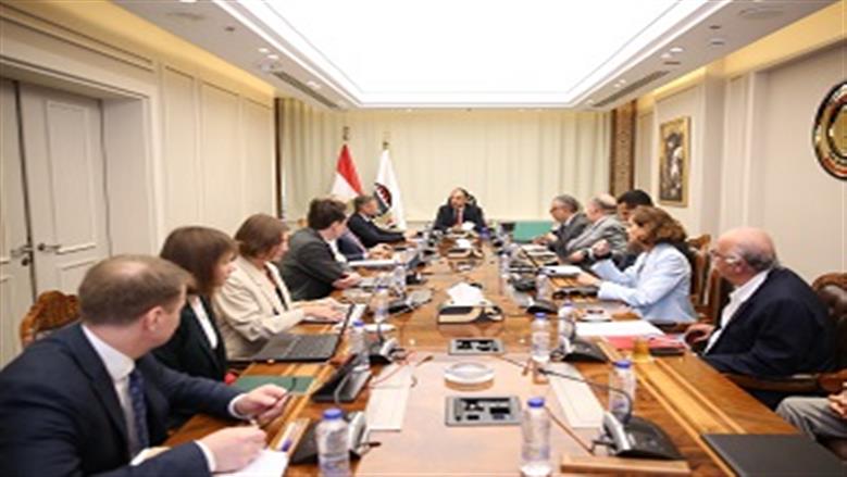 وزير قطاع الأعمال يبحث مع تحالف بقيادة «روسال» الروسية التعاون بمجال الألومنيوم