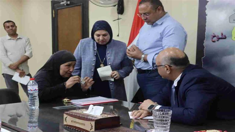 اجتماع محافظ القليوبية. 