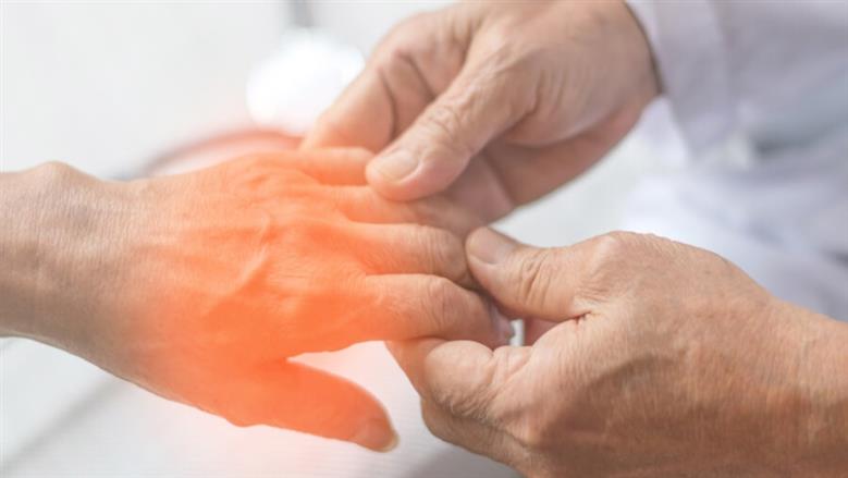 7 أعراض تشير لالتهاب الأعصاب الطرفية.. لا تٌهمل إجراء الفحوصات اللازمة 