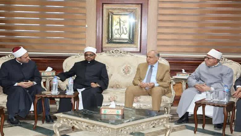 محافظ المنيا: ندعم جهود الأزهر في نشر ثقافة التسامح ونبذ العنف