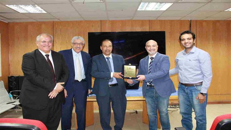 كلية «طب أسوان» تنظم ثالث ورشة عمل لاستخدام المناظير في جراحات الفتق