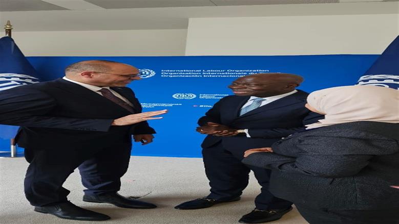 لقاء وزير العمل 