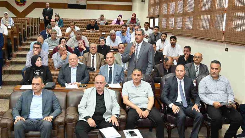 إجتماع محافظ البحيرة 