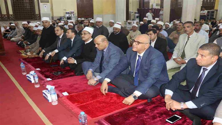 اجتماع محافظ القليوبية 