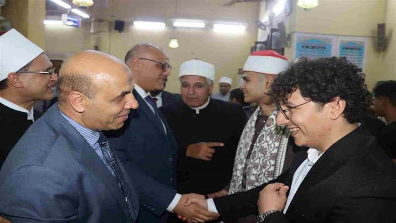 اجتماع محافظ القليوبية 