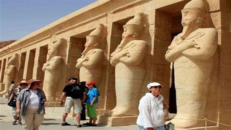 خبير سياحي: مصر أصبحت وجهة آمنة وجاذبة للسياح رغم الأزمات الإقليمية