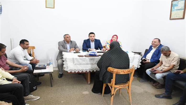 نائب محافظ الفيوم يستمع لشكاوى المواطنين