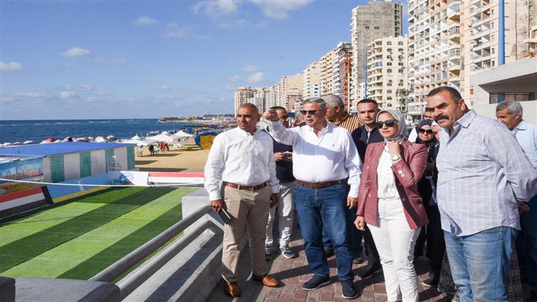 محافظ الإسكندرية يوجه بإزالة إشغالات تحجب رؤية البحر