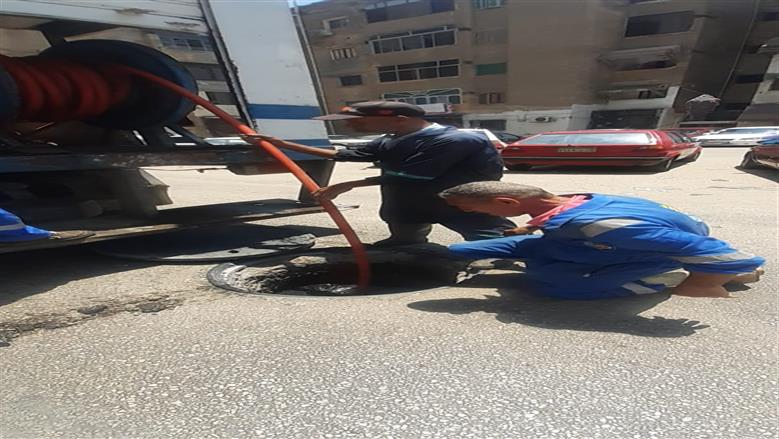 تطهير شبكات الصرف الصحي بمحافظات القناة