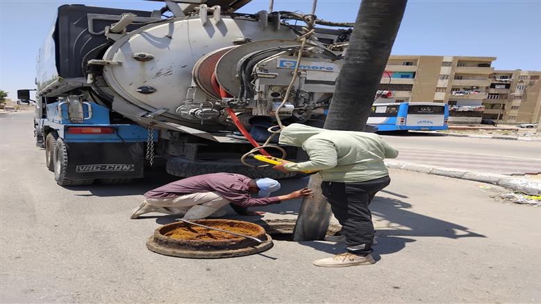 تطهير شبكات الصرف الصحي بمحافظات القناة