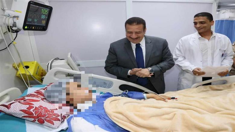 محافظ المنوفية يزور مصابي حادث الطريق الإقليمي بمستشفى الجراحات المُتخصصة