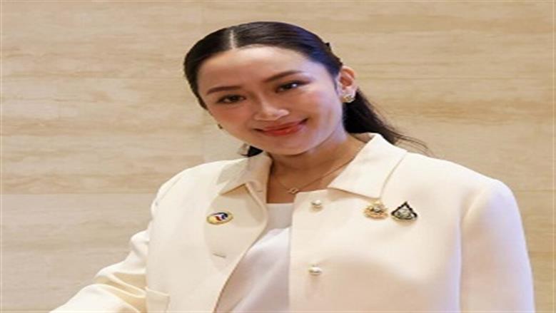 وقف رئيسة وزراء تايلاند عن العمل وطلبات بسحب الثقة منها.. تسريب مكالمة هاتفية