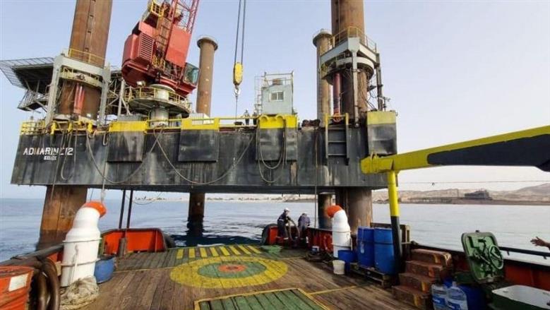 خروج 4 مصابين من المستشفى بحادث غرق البارجة أدمارين 12 والبحث عن المفقودين الثلاثة مستمر