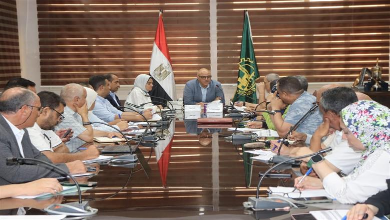 اجتماع محافظ القليوبية