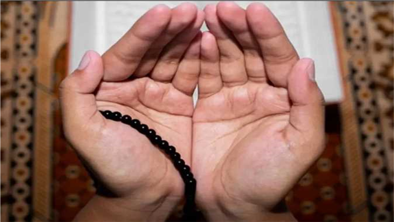 دعاء أواخر شهر محرم لفك الكرب وقضاء الحاجة.. «اللهمّ أعنّي ولا تُعِن عليّ»