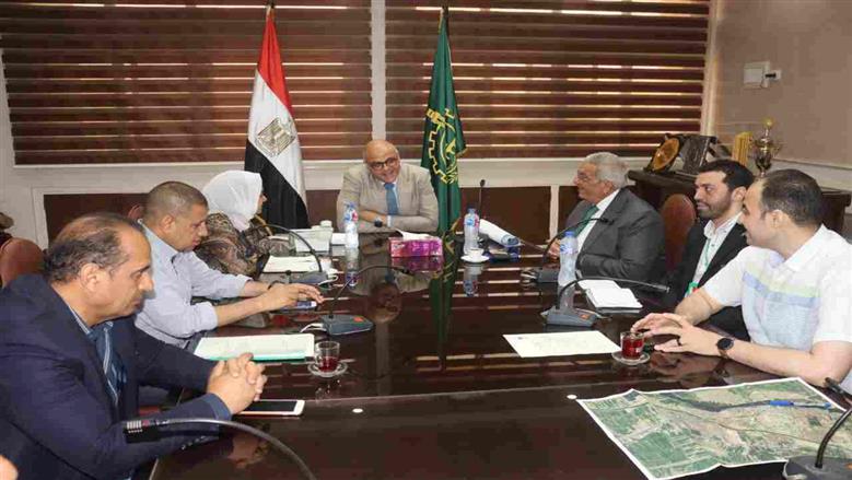 اجتماع محافظ القليوبية 