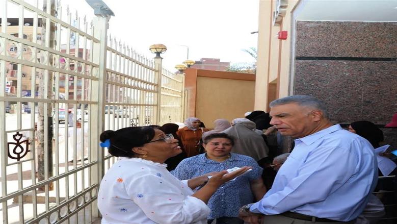 ميدانية مفاجئة من محافظ أسوان