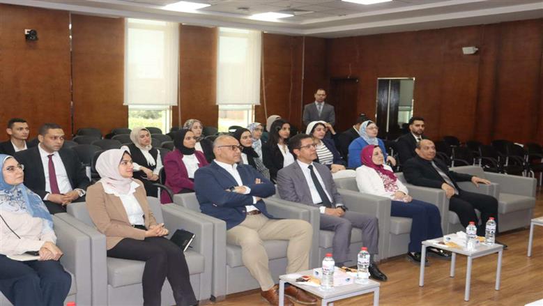 اجتماع محافظ القليوبية 