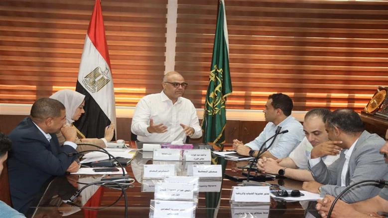 اجتماع محافظ القليوبية 