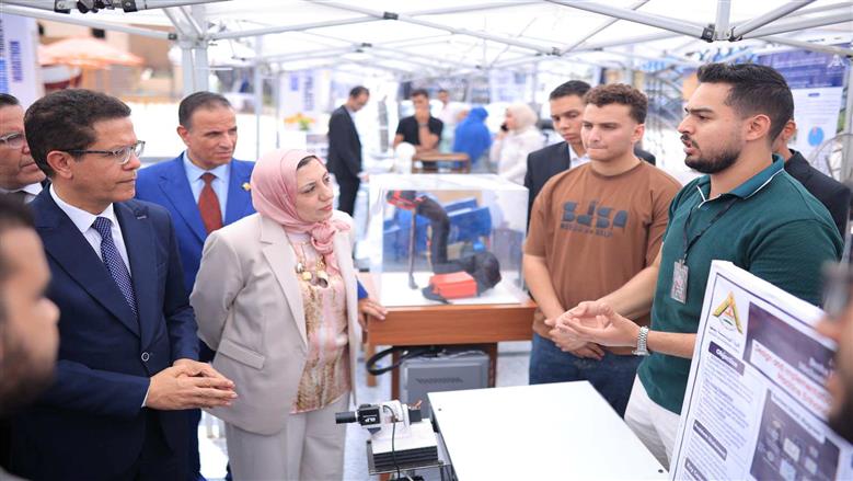 إبداعات طلاب بنها.. مكتبات للمكفوفين ومزارع مستدامة في ماراثون التخرج