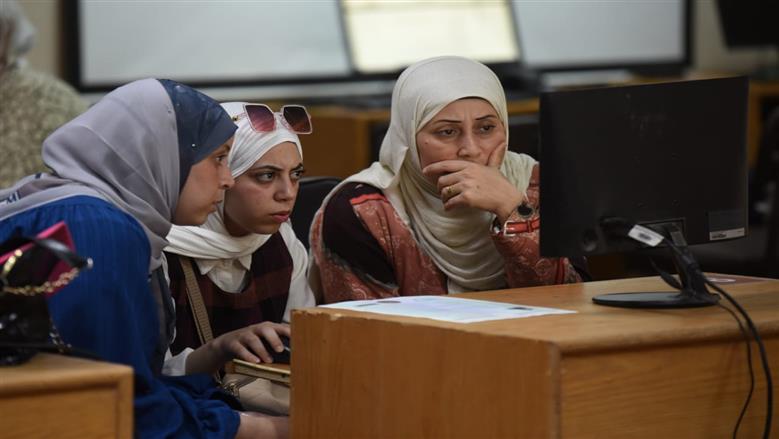 أول أيام فتح باب التقديم للتنسيق بجامعه القاهرة