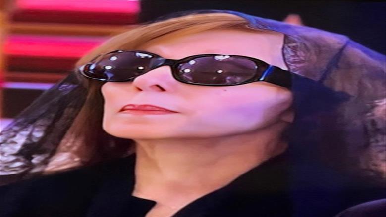 لقطات من ظهور فيروز في عزاء نجلها.. شامخة كالجبال