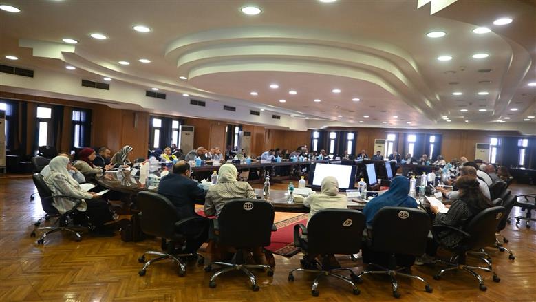استحداث عيادات تخصصية في مجالي الجلدية والأمراض المتوطنة بقصر العيني الجديد 