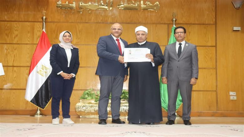 تكريم محافظ القليوبية للمتفوقين