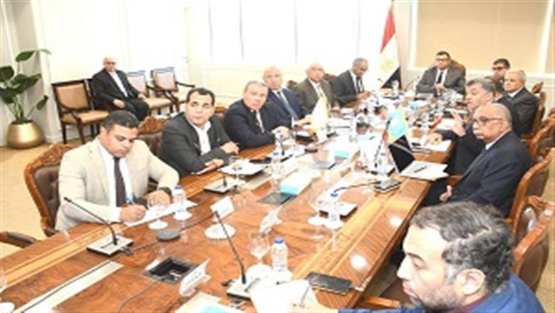 وزير الإسكان يتابع موقف مشروعات مياه الشرب والصرف الصحي ضمن «حياة كريمة» بالمنيا 