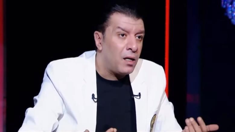 مصطفى كامل يعلن تعرض زوجته لأزمة صحية ويطلب الدعاء لها