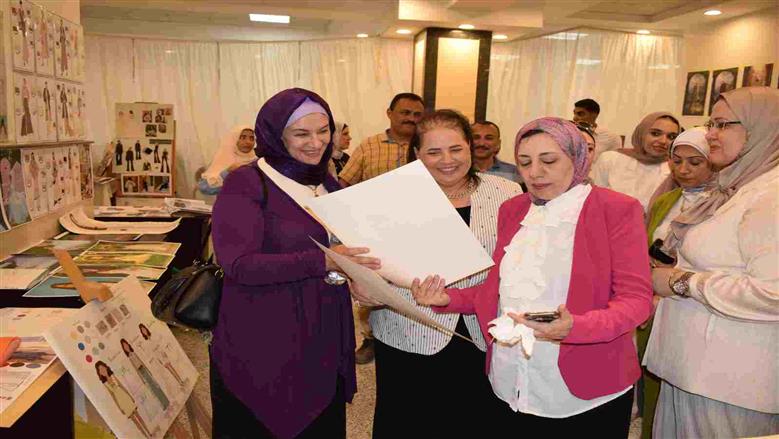 مشروعات تخرج ازياءنا تراثنا في جامعة بنها 
