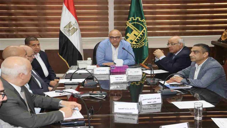 اجتماع محافظ القليوبية