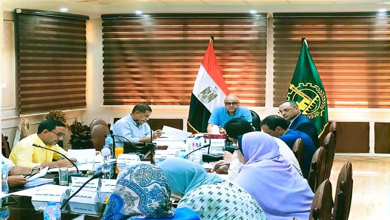 اجتماع محافظ القليوبية