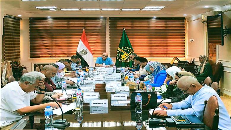 اجتماع محافظ القليوبية