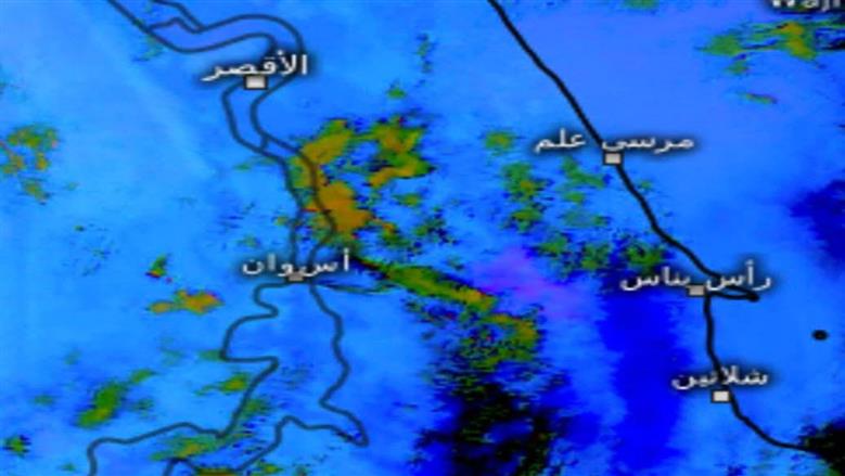 استعداد لسقوط أمطار في أسوان