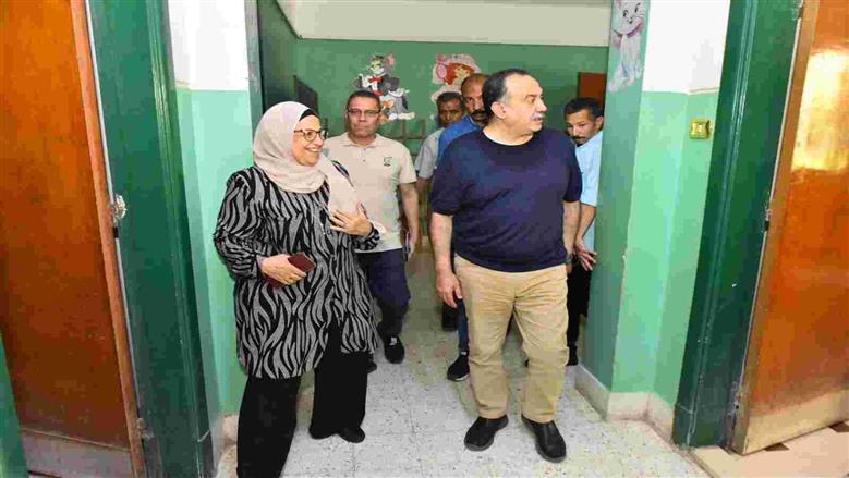 محافظ أسيوط يوجه بإعادة تأهيل سكن الطالبات